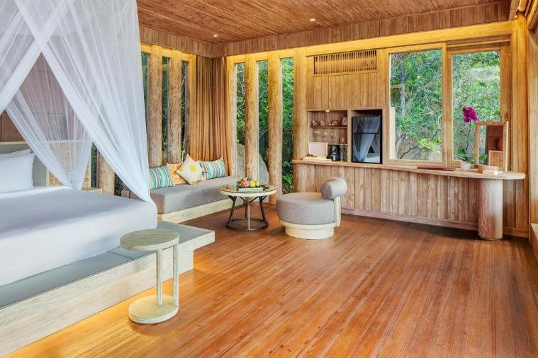 Beachfront Pool Villa